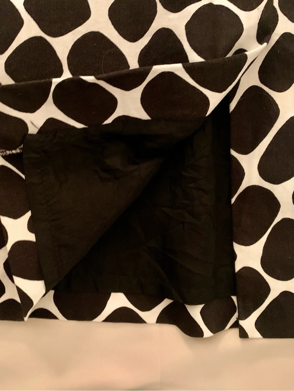 Michael Kors Black and White Pebble-Print Pencil Skirt
